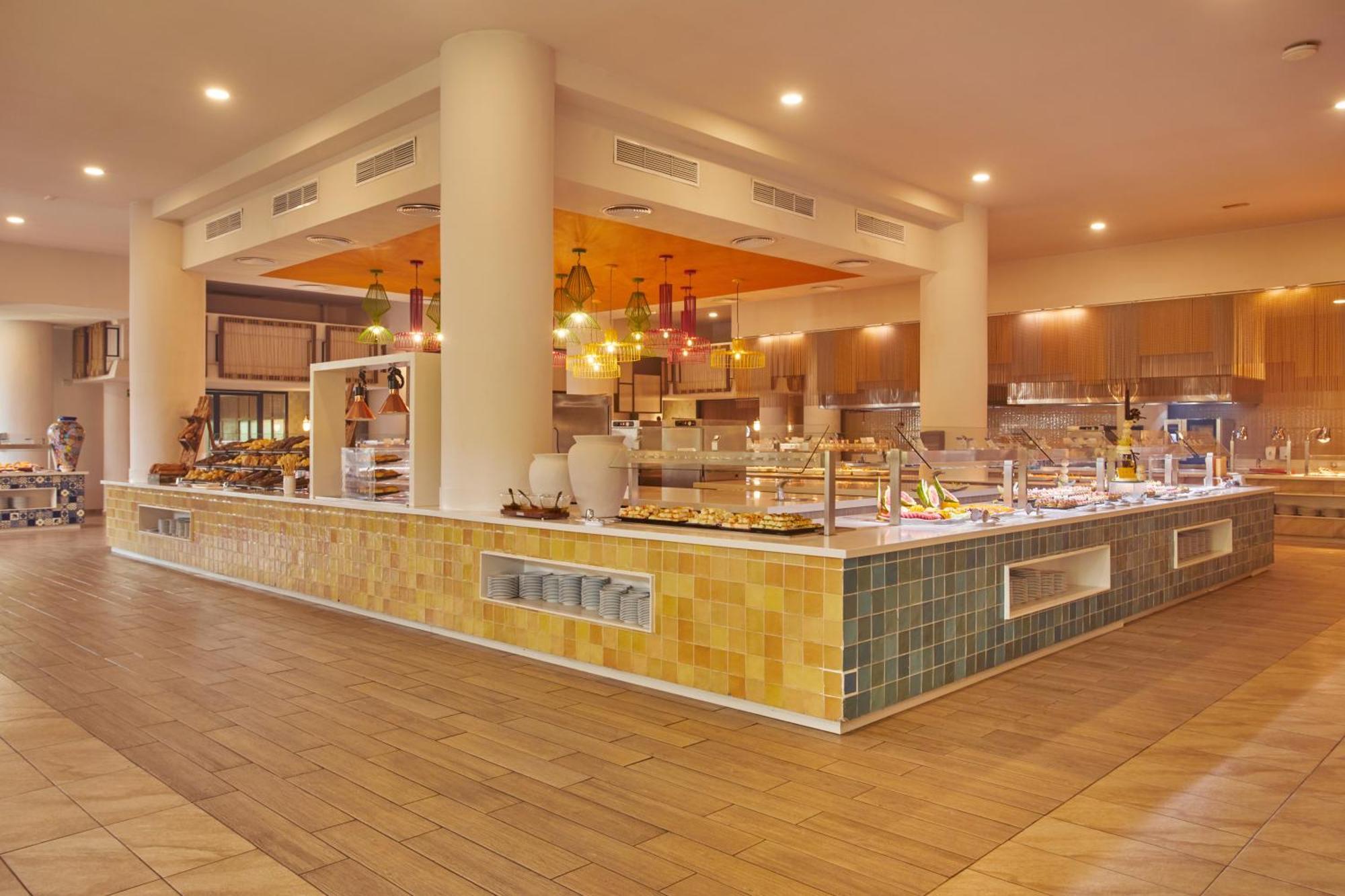 Bahia Principe Grand Tulum Hotel Riviera Maya Екстериор снимка Buffet at a hotel