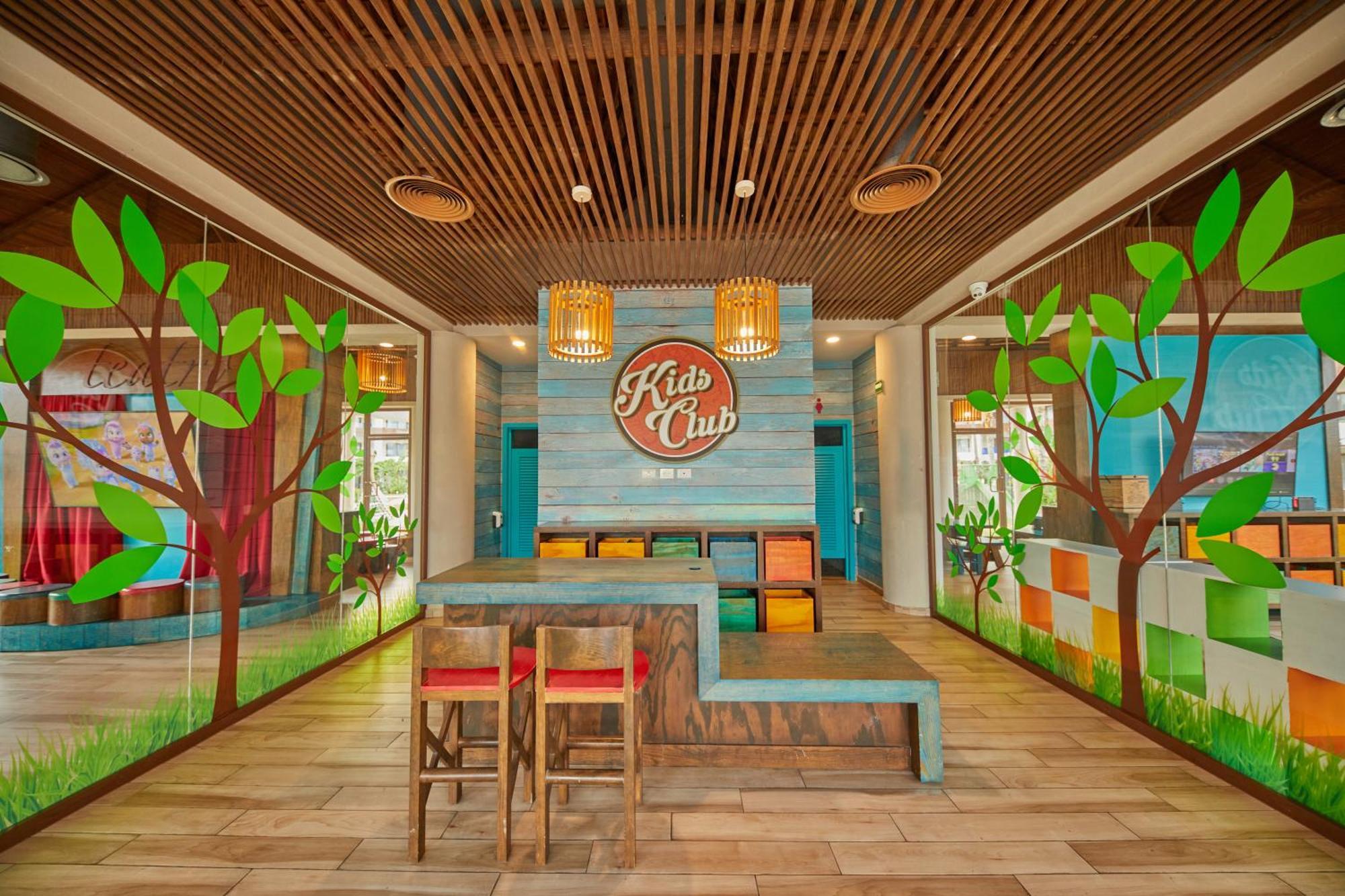 Bahia Principe Grand Tulum Hotel Riviera Maya Екстериор снимка Kids Club at the Sheraton Vistana Resort