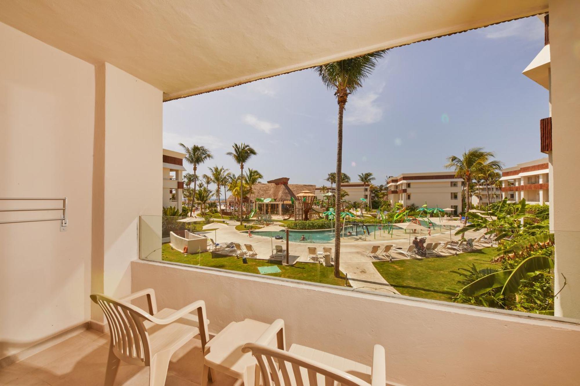 Bahia Principe Grand Tulum Hotel Riviera Maya Екстериор снимка Balcony view of the pool at the Grand at Moon Palace
